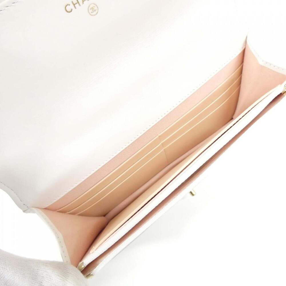 CHANEL White Wallet - Picture 7 of 7
